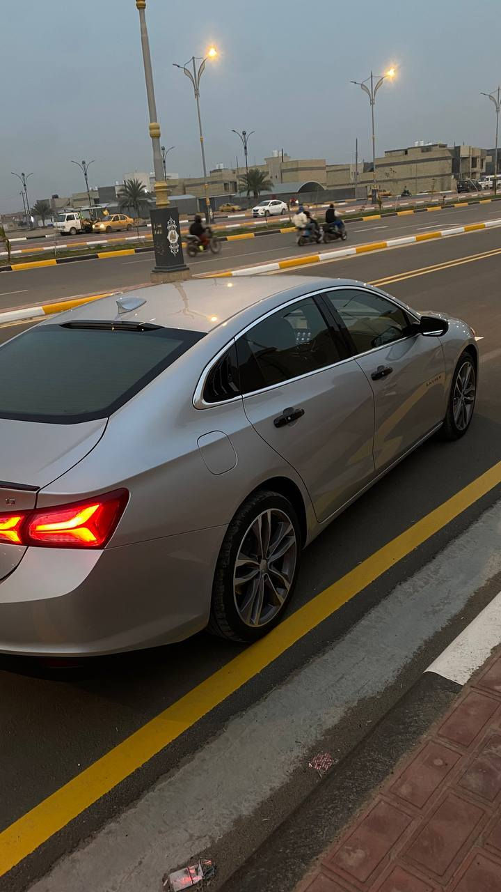 السلام عليكم
للبيع او مراوس ماليبو موديل 2022 اكلين بدون حادث بدون غرق كفاله اني المستورده على ايدي  رقم بغداد حره بأسمي فئة LT  معروفه مواصفاته فول عده فتحه السياره جاهزه وكفاله من مكينه كير حداديه تبريد كهربائيات كشر من كلشي كفاله وحته كلوب جيك مابيه وشرط السونار ماشيه 45  مكاني كربلاء للاستفسار الاتصال او مراسله خاص والرزق على الله
***********
