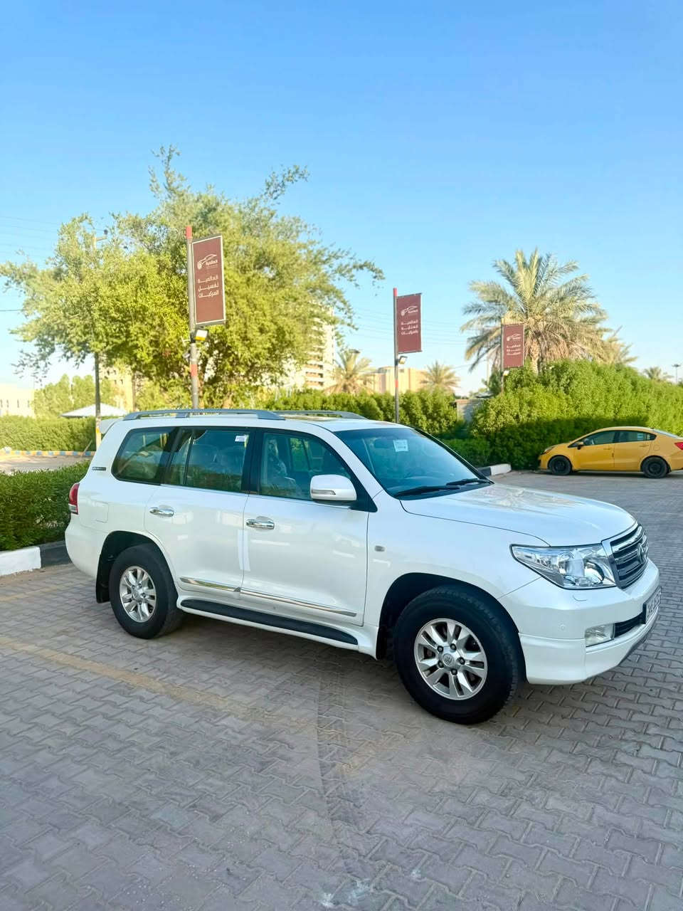 اسعد الله ايامكم بكل خير
الحلال للبيع للبيع

تويوتا لاندكروز 2010 بريم اصل فول مواصفات كفاله عامه 

على وضع الشركه من الصبغ و الضربه و التبديل و البارد 

عدا pdr بسيط جدا كد اصبعين السياره جديده و كلشي حرفيا على وضع الشركه

لان كل صيانتها بشركه تويوتا و السياره عليها سيرفس كامل 

رقم دهوك جديد باسمي ماشيه 120 كم اصل 

حداديه امامي خلفي جديده مع تخم تاير توني شادهن صار اقل الشهر 

المواصفات؛

🥷فتحه

🥷بصمه تشغيل و ابواب

🥷كشنات كهرباء

🥷كشنات جلد

🥷ترحيب ابواب و المرايات 

🥷مري شفط

🥷مري قلاب

🥷مرايه وسطيه عاكسه للضوء

🥷طفايه

🥷كامره خلفيه اصليه ام البنط

🥷زراك لايت

🥷حساس امامي خلفي

🥷شاشه اندرويد

🥷8 ايرباك 

و الخ من المواصفات…..

علما السياره جاهزه حتى سبيرها منازل و دعامياتها كفاله من الصبغ و اصليات 

كلشي اكو بالسوك لكن لا تقارنها بالمهجومات 

السعر 298 وبيها مجال للشراي 

للتواصل ‭***********

مكان السياره النجف الاشرف
