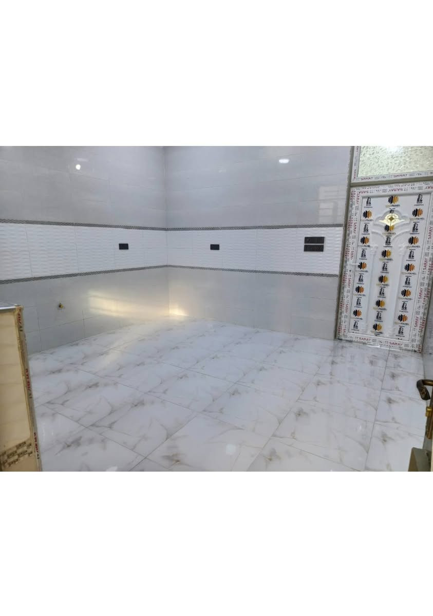 دار للايجار 
دار للايجار ( طابق ثاني )مساحه الدار 200متر يتكون من غرفتين نوم و استقبال وصاله ومطبخ وصحيات بناء حديث شغل درجه اولى العنوان بعقوبة بهرز قريه برغه قرب صورة الامام الحسين للاستفسار اكثر الاتصال على الرقم التالي ‏‪‏‪***********‬‏
