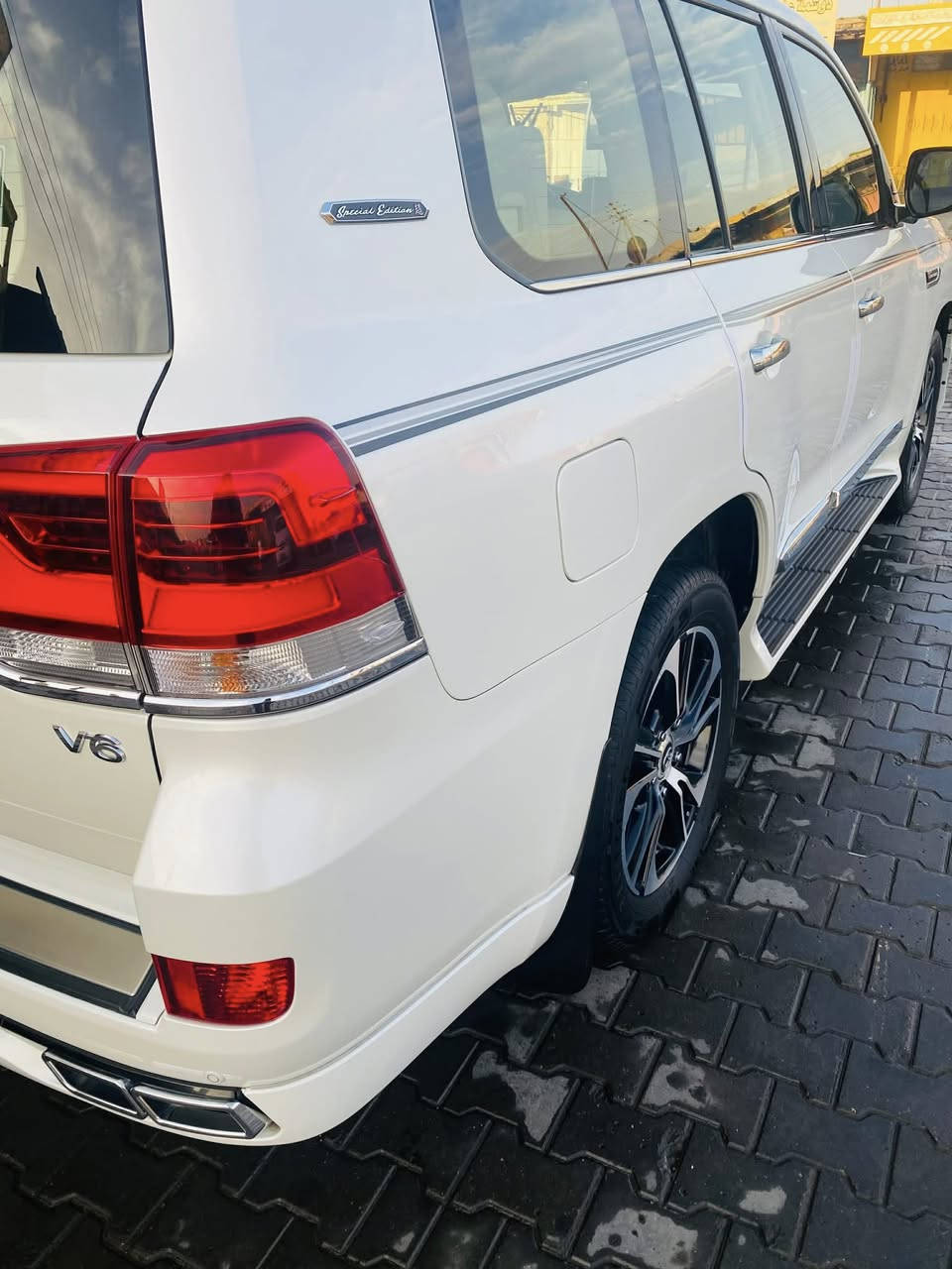 لاندكروز 21ساز رقم بغداد بسمي ماشية 65الف مكفولة كفالة عامة ابيع او مراوس بموديل 22شراي يخابر***********
