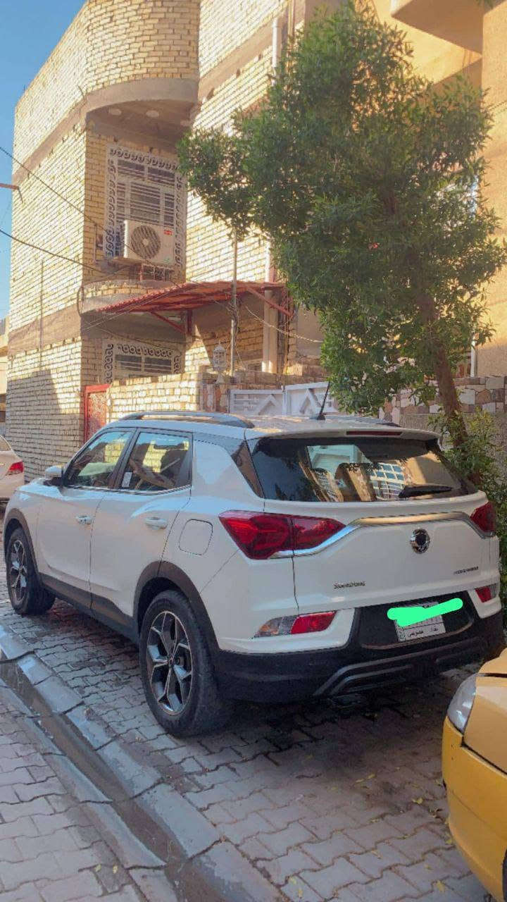 🚗 للبيع |  سانغ يونغ كوراندو 2022 كوري  (رقم بغداد)
📍 الموقع: ديالى _ بلدروز 

✨ مطلوبه للشركة | حالة ممتازة جداً 

🔹 المواصفات:
• موديل: 2022
• قير: أوتوماتيك
• محرك: 1500 (2000) تيربو (4 سلندر)
• الوقود: بنزين
• اللون: أبيض

🛠️ التجهيزات:
• شاشة + Apple CarPlay & Android Auto
• بصمة + دخول ذكي
• فتحة سقف بانوراما
• كاميرا خلفية + حساسات أمامية وخلفية
• أنوار LED + بلوجكترات
• شفتات ستيرن + وضعيات قيادة (سبورت/اعتيادي ترب)
• ويل: 18
• مثبت سرعة + تحكم بالستيرن
• تكييف قوي ❄️

📊 الحالة:
• الممشى 9,9533
• استخدام شخصي
• خالية من الحوادث (من الدعامية للدعامية) ✅
• الفحص جاهز بأي مكان يعجبك✔️
───────────────
💰 السعر: 175$
للأستفسار :
📞 ***********
