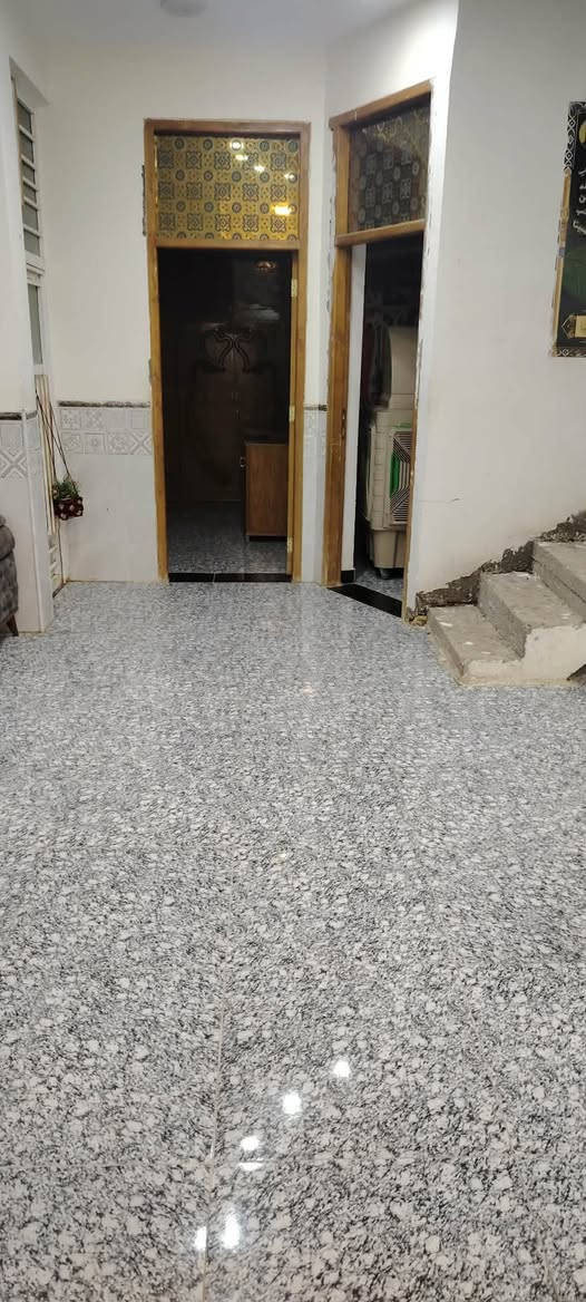 يالله🏘 بيت للبيع مساحه ٢٣٠
ركن بناء حديث  بشارع صب  قرب
 اسوق احمد عتابي الاستفسار 
***********
