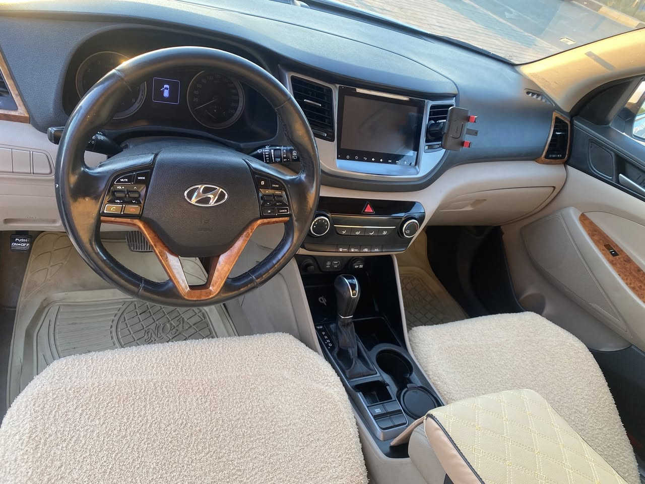 لسلام عليكم
للبيع توسان 2018

وارد كوري سايد بريك بالرجل 

رقم بغداد الماني سنوية لنهاية2028

محرك 2000 دوش

5 ويل كب 

يدات نيكل

تبريد قطعتين

حساسات خلفية

تبريد بالجكمجة

حاجب لايت دبل لد 

مري كهرباء و أشاير

تحكم ستيرن جهتين

نظام مود درايف نورمال و ايكو و سبورت 
 
شاشة  كبيرة 
  
الداخل مطعم صاج 

ماشية 76 

بطارية جديدة 

السيارة بيها بارد بل جاملغ الامامي بسيط وبيها بارد حافه  البنيد وطخه بسيطة  بل باب الخلفي  مكفولة من الصبغ والتبديل والضربة القوية 

كير و محرك مكفول برغي ما مفتوح بيهن 

السيارة بـ أسمي و شرط التحويل ثاني يوم 

السعر ١٨٣ و بيهة مجال 

العنوان  ديالى بعقوبة 

***********
