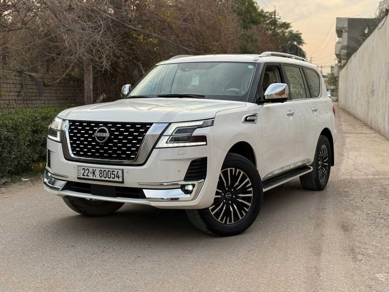 السلام عليكم 
نيسان باترول (بلاتينيوم)
موديلا 2023
ماشية (27)الف كيلو
مواصفات
7 راكب
كشنات (تدفئة+تبريد+خزن ميموري)
ستيرن ميموري
رادار+نقطة عمياء+حساسات اماميه وخلفية
ثلاجة في الچكمچة الوسطية
فتحة سقف
فور ويل 4X4
كامرات 360درجة 
مكينه 6سلندر (3000)
بعد كلش هواي مواصفات
السعر:(490) ورقه 
للتفاصيل اكثر (***********)
