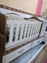 سرير أطفال • نضيف • كبير