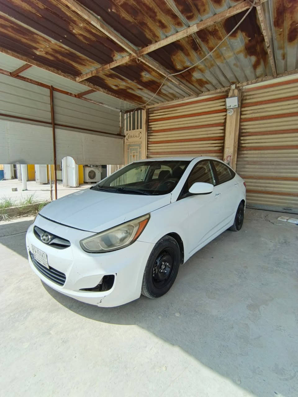 السلام عليكم.
اكسنت 2015 وارد امريكي
محرك 1600cc gdi
ماشيه 130 
سياره جاهزه محرك كير حداديه تخم تاير الف دينار مذب عليهن فقط دعامياتها تعبانات
بيها صبغ جاملغ وبنيد وجاملغ خلفي
بيها تصليح بلغد الامامي الايمن جهة الحادث
سنويه ل ٢٠٢٨
مكاني حله شارع 80 مقابل نزلة الساده ابو خطه
سعر 78 وبيها مجال بسيط
واتساب ***********
اتصال ***********
