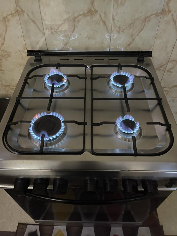 طباخ للبيع السعر ٨٠ وبي مجال للاستفسار ***********
