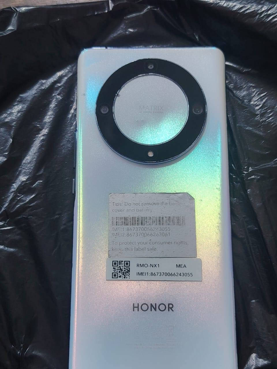 سلام علیکم هونر X9a للبيع ذاكره ٢٥٦ جهاز نضيف لا بي شخوط بل شاشه فقد مبدل سماعه والباقي كله مكفول جهاز وياه كارتونه والتوصاله فقط سعر ٢١٠وبي مجال للشراي *********** مكاني ميسان الاستفسار عله هاذه رقم
