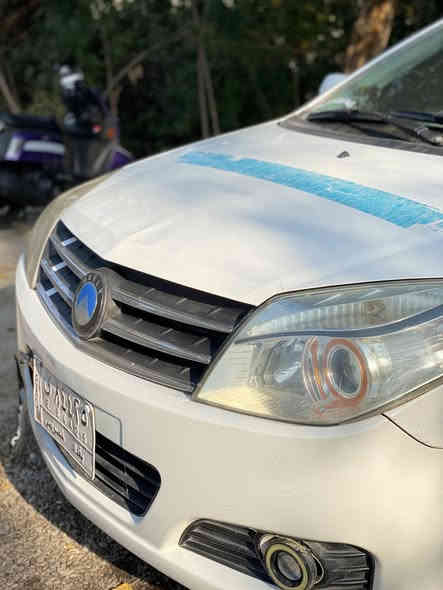 مساء الخير عليكم 
جيلي ام كي موديل 2013
جاهزة من كلشي 
تخم تاير 
مكينة كورلا كير عادي
داخلها دوشمة ابيض 
تبريد تدفئة 
ما ناقصها لو برغي 
بأسمي
وتحويل مباشر رقم بغداد
سعرها 48
بيها مجال قليل 
للاستفسار لاتصال ***********
