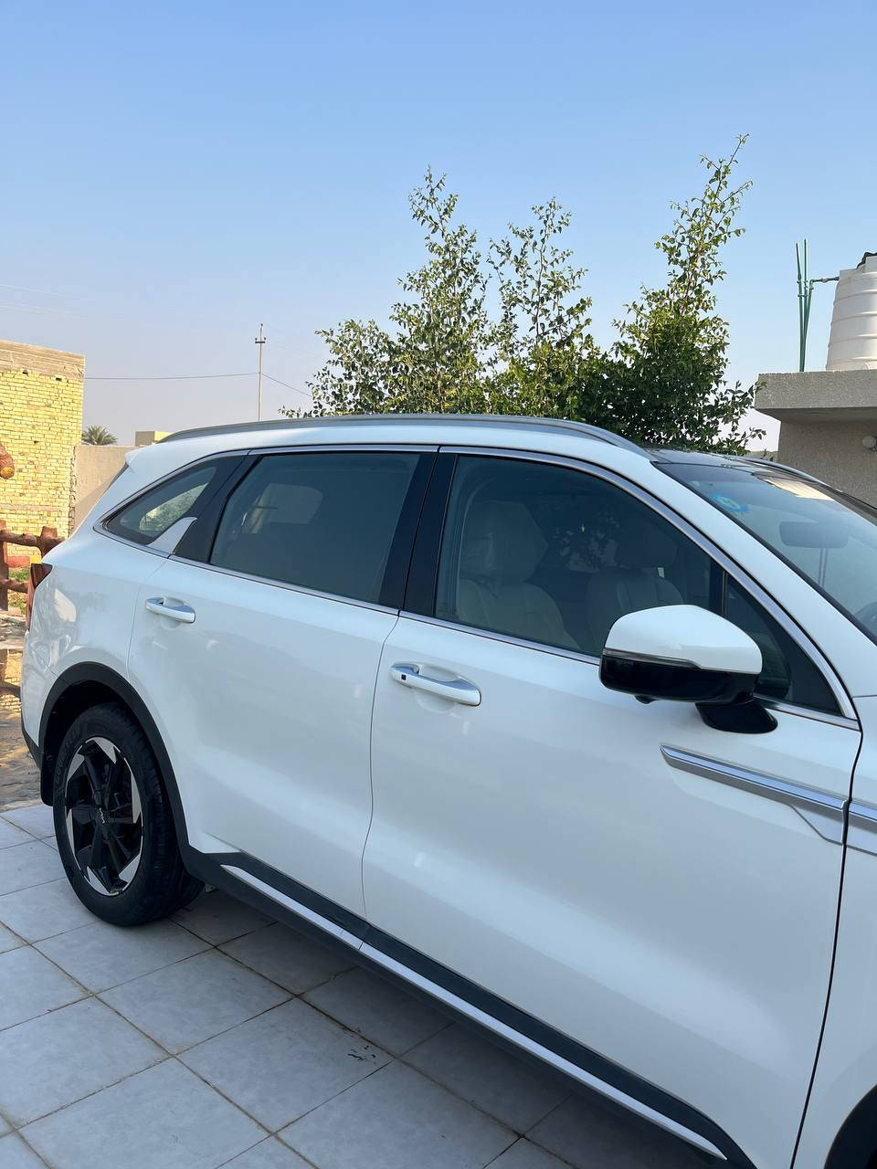 سورنتو مديل 24
فول مواصفات للاخير فور ويل كشن تدفئه تبريد بنيراما 4 كامرات  توقف ذاتي وتشغيل عن بعد 
مكانها كوت 
السونار مرفق 
للاستفسار ***********
