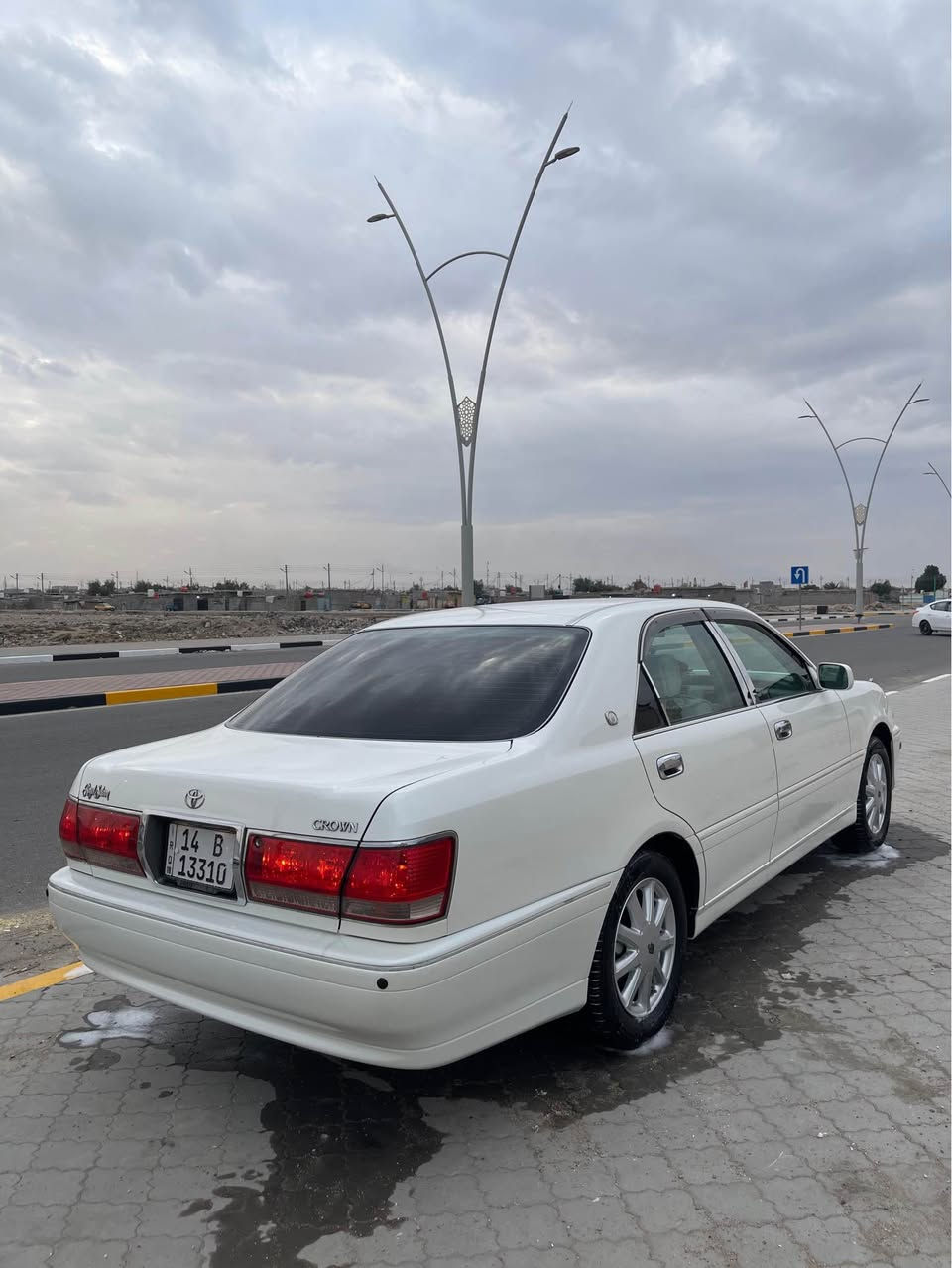 تويوتا كراون ملكه موديل 2002 كرستال
*********** 
رقم بصرة قرار 48 تسجيل جديد مشروع وطني سنويه  رقم انكليزي سنويه نافذه لغايت 2027
تحوير درجة اولة ظفيرة بصرة 
السياره 3 دكم كرستال
مكينه ديفور الجبير D4 ((3000)) شاصي 175
كراسي 4 كهرباء

لايت كرستال ابو الولد زنون 
ويل كب نجمه +تايرات جدد 
برده خلفيه 
نضام TRC +VSC مانع انزلاق 
استيرن كهرباء +
كروز  قفل سرعه 
مري شفط +هيتر
سيدي جنجر 6 اقراض  
نضام صوتي استريو  +دمام خلفي +زرع بلوتوث
السعر 158
دخل بيجي مخمل
دركه صاج اصليه
تحكم جام اوتو 
السياره جديده كارتون حداديه جديدة+مشطاباچي زيور باتري جديد  تخم تايرات جدد ما معتازه برغي 
 منظومة  تبريد كامله من الراديتر للفريز

مكان السيارة البصرة البترو كمياويات 
للاستفسار *********** الزبير, البصرة
