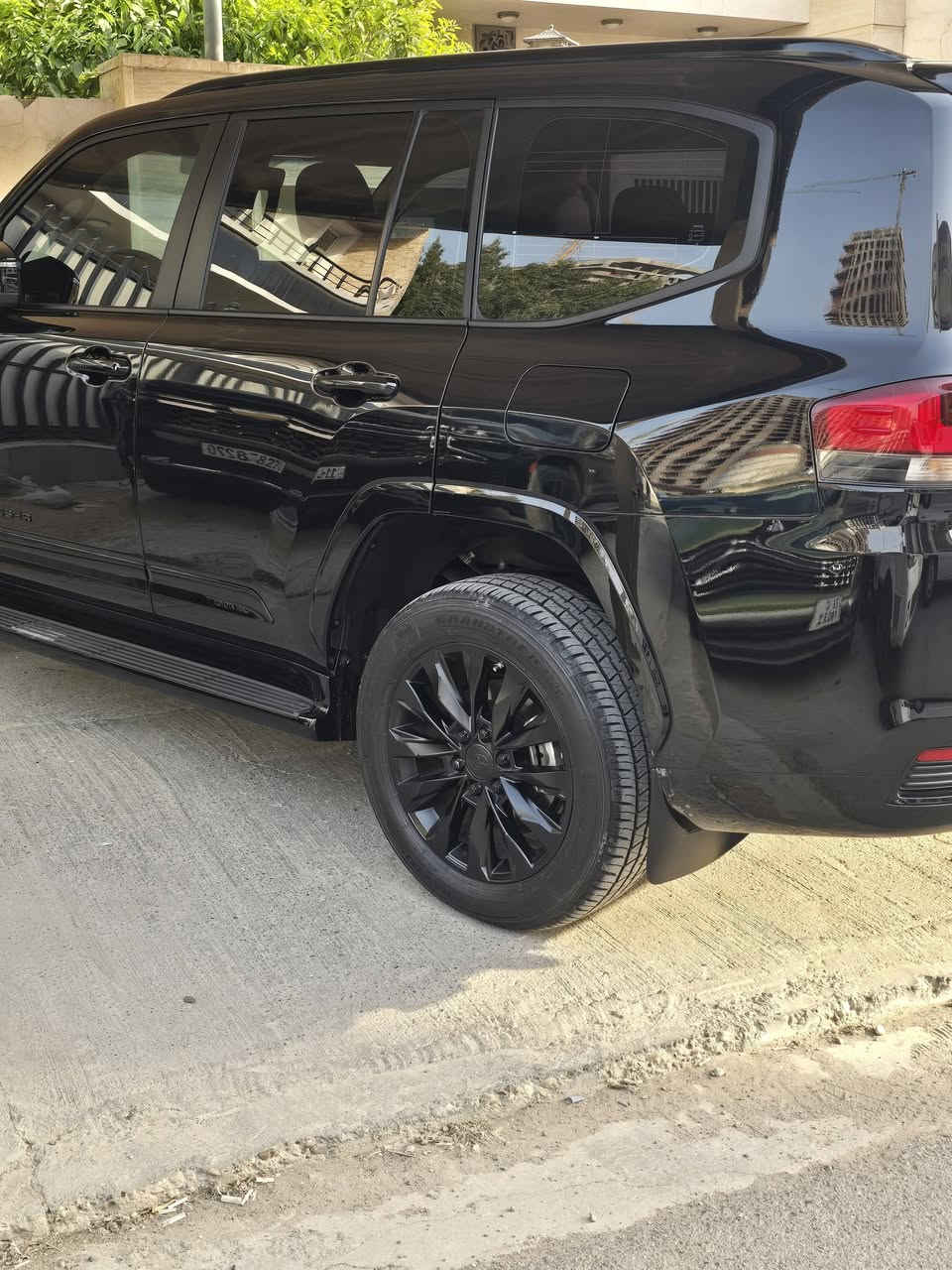 لاندكروز ساز 2024 تون توربو بلاك ادشن 4 كامرات
ماشية ١٥٠٠٠ بيها بارد بلبنيد والباقي مكفول بيها تضليل سنويه السعر 730 ورقة  للاتصال ***********
