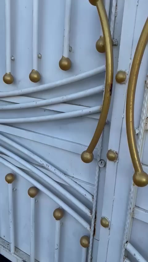 السلام عليكم ورحمة الله وبركاته  بيت للبيع زراعي سند 25 مساحه  167م الموقع بلور  للاستفسار الاتصال على الرقم ***********
