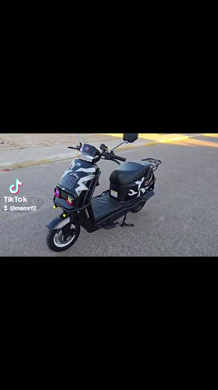 سلام عليكم
دراجة شحن سكنس للبيع 
بطاريات نص عمر كامل عل فحص 
السعر /450الف وبي مجال 
الرقم الاتصال ***********
***********
