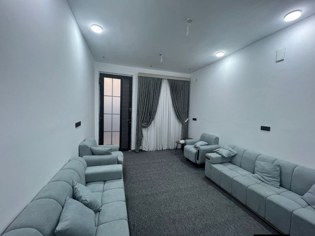 ♕ بسم الله الرحمن الرحيم اللهم صلِّ على محمد وآل محمد ♕

🏠  :  منزل للبيع طابقين 

🌐  :  الموقع مجمع ابن يقطين 

📐  :  المساحة  200 متر 

🏗  :  البناء شخصي درجة اولى سنة 2025
ــــــــــــــــــــــــــــــــــــــــــــــــــــــــــــــــــــــــــــــــــــــــــــــــــ

              تـــــــــــفـــاصيـــــــــل اكـــــــثــــــر 

1) الطابق الاول :  غرفة نوم عدد 2 + صاله + مطبخ + 

استقبال + صحيات داخليه وخارجية + كراج سيارة 

2) الطابق الثاني : غرفة نوم عدد 2 + صاله + صحيات + 

سطح مطبك ارضيه كاشي
ــــــــــــــــــــــــــــــــــــــــــــــــــــــــــــــــــــــــــــــــــــــــــــــــــ

💰  :  ملاحظه المنزل مطلوب للمصرف العقاري 109 

💵  :  التسديد الشهري 538 ألف

📲  :  الاستفسار اكثر الاتصال على الرقم 

📞  :  ‏‪0788 251 8491‬‏  واتساب سجاد ابو مهيمن 

✨  لــن تـکون وحـيداً ابـداً مع  الــ مهيمن  للعـقار  ✨
