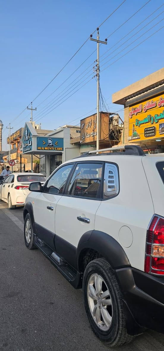 السلام عليكم
توسان  موديل 2009 خليجي سيارة نضيفه بيها قطعتين صبغ بنيد وجاملغ بدون دواخل السعر 112 ورقه  وتحويل مباشر وبيها مجال بسيط مكان السيارة فلوجة 
للاستفسار : ***********
