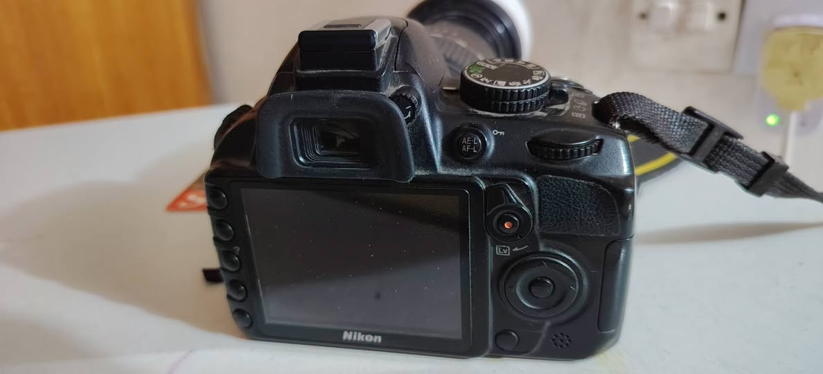 كاميرا نيكون d3100
مع زوم ٧٠.٣٠٠ سكما كامله ملحقاتها
اكو توصيل كافة المحافظات *********** وتساب
