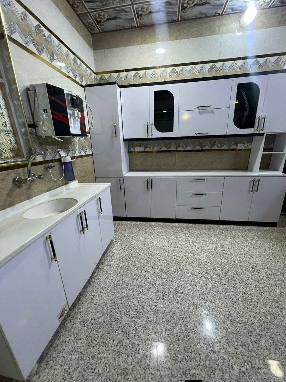 كل هذا الجمال فقط  700 الف
كاونترات ام دي اف خشب تركي مخصص للمطابخ نوع الخشب ضد رطوبه وضد حراره وضد خدوش 

 ضمان 5 سنوات***********
