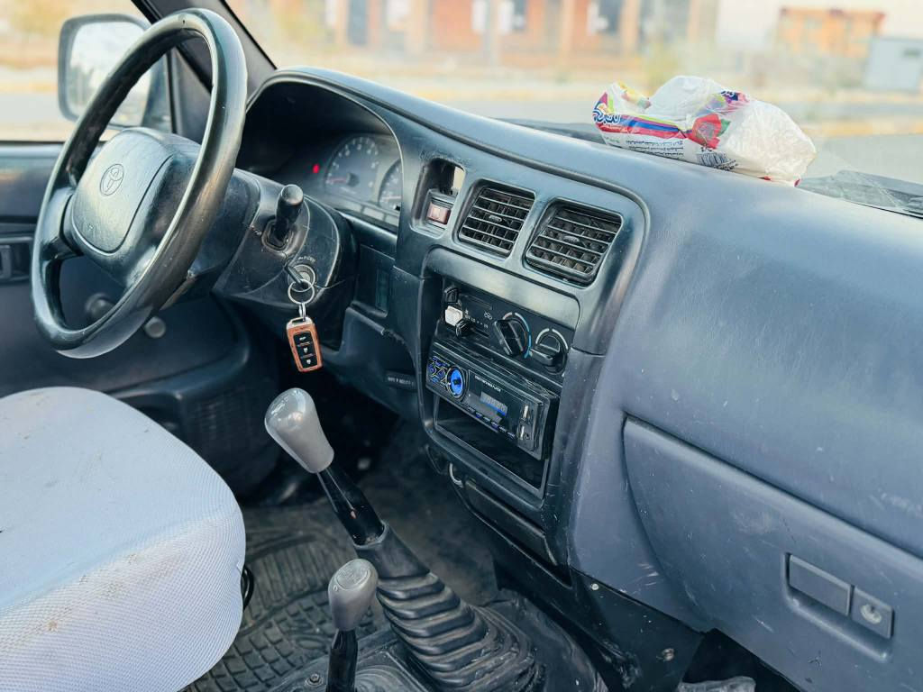 تويتا ئه رنه ب موديل 1999مه كينه سپى ده بل كيج  ده بل ئه كسلو  هه موو به شه رته ئارم پلاستيك هه ولير ٤ تايه و ويلى نوى له بنه ده عم و ليدانى  نيه   سيا ره كه خا وينه و مالو دو سته هه موو كيانى به شه رته 
سعرى 75
***********
*********** السليمانية, العراق
