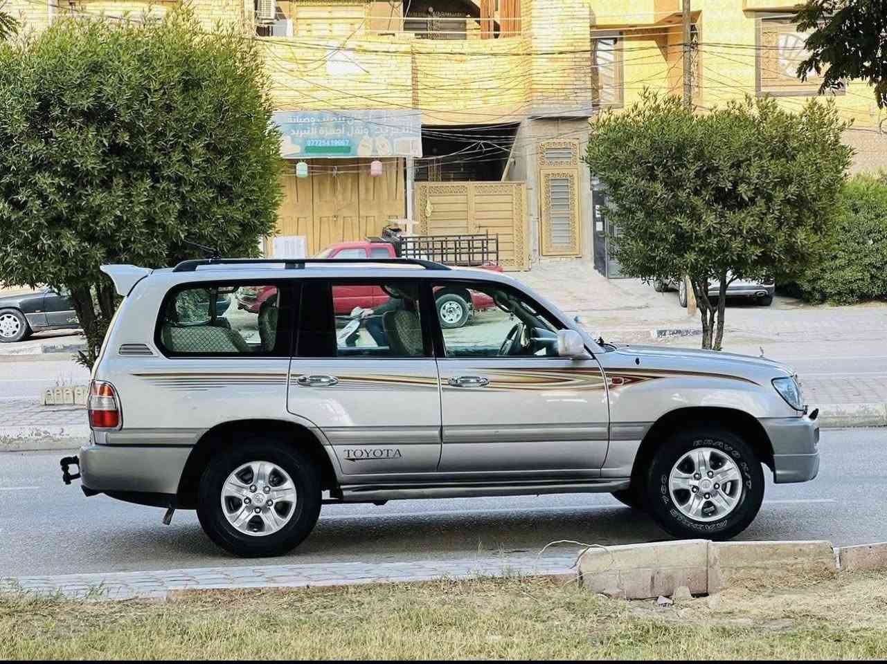 تويوتا لاندكروز 2000 محدث 2007  خليجي كير اوتوماتيك    بيهه رشات صبغ مواصفات ٧ راكب ٣ قطع تبريد  شاشه كامره خلفيه فور ويل ثلاجه زراق لايت دبل تانكي مشروع وطني السياره جديده وجاهزه واحلا من الصور حداديه جديده تخم تاير  مكان السياره ميسان للاستفسار *********** السعر ١٢٥
