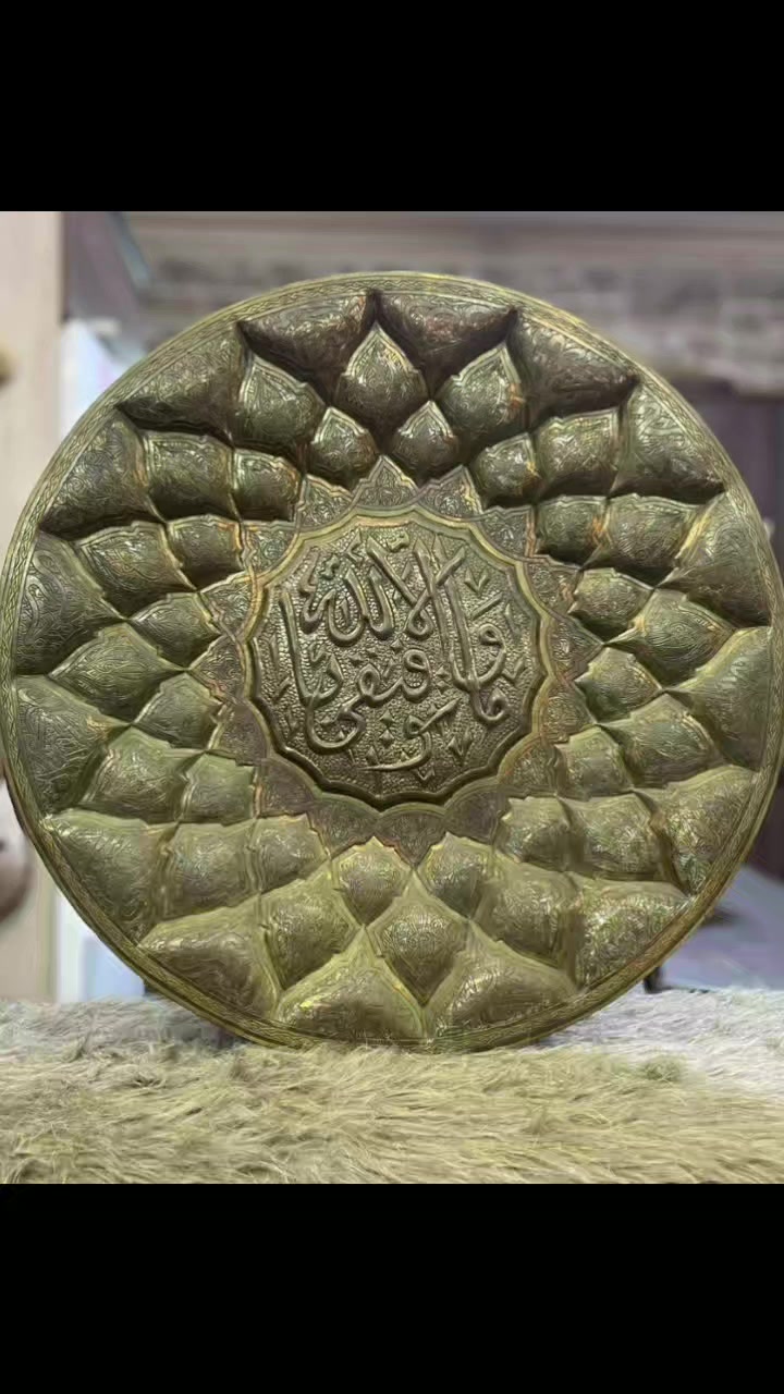 وما توفيقي إلا بالله 
نحاسيات وتحف تراثية 
      للطبيعة رونق وجمال 
للتواصل على الخاص او 
0788664304
يتوفر خدمة توصيل


**إذا كنت صاحب هذا الإعلان وتريد حذفه لأي سبب، رجاءا أرسل رسالة إلى الدعم الفني**