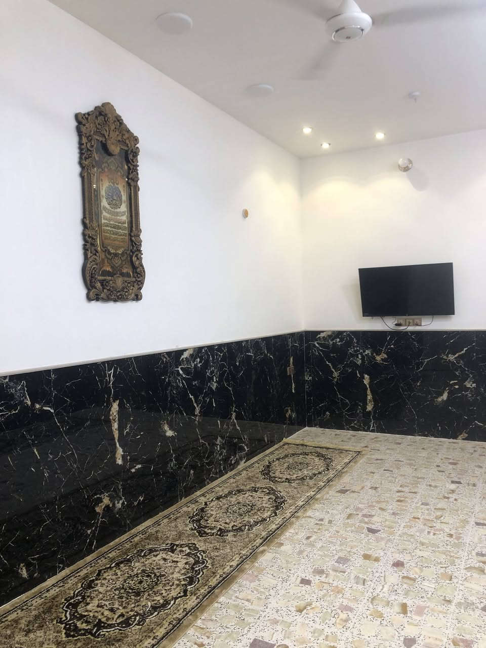 دار للبيع 150 م زراعي زراعي خدمات كامله
العنوان المشتل  شارع المدارس مقابل مركز التموينية واجهة 7.5 نزال 20 بناء جديد 2023 طابقين 
4 غرف نوم 
حمام 2 
استقبال 3.5*7
صاله 5 م 
كراج سيارة 5.25 م

مطبخ 3.25*5م 

الطابق الارضي كامل وجاهز 

الطابق الثاني محتاج بياض وكاشي وكهرباء  للاستفسار الاتصال على الرقم *********** الي يشتري يتصل اعتذر عن الرد بالتعليقات مكلف بالنشر
