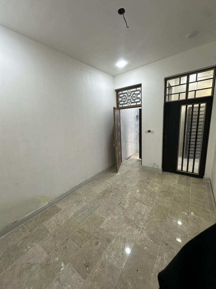 40 متر مدخلين  #للبيع 
واجهه ١٠ والنزال ٤ 
الموقع / الشعب حي العقاري الكويتي 
يحتوي / استقبال وغرف نوم عدد ٢ وخدمات في كل طابق 
للمعلومات اكثر مراجعة مكتب القريشي  للعقار 
***********
