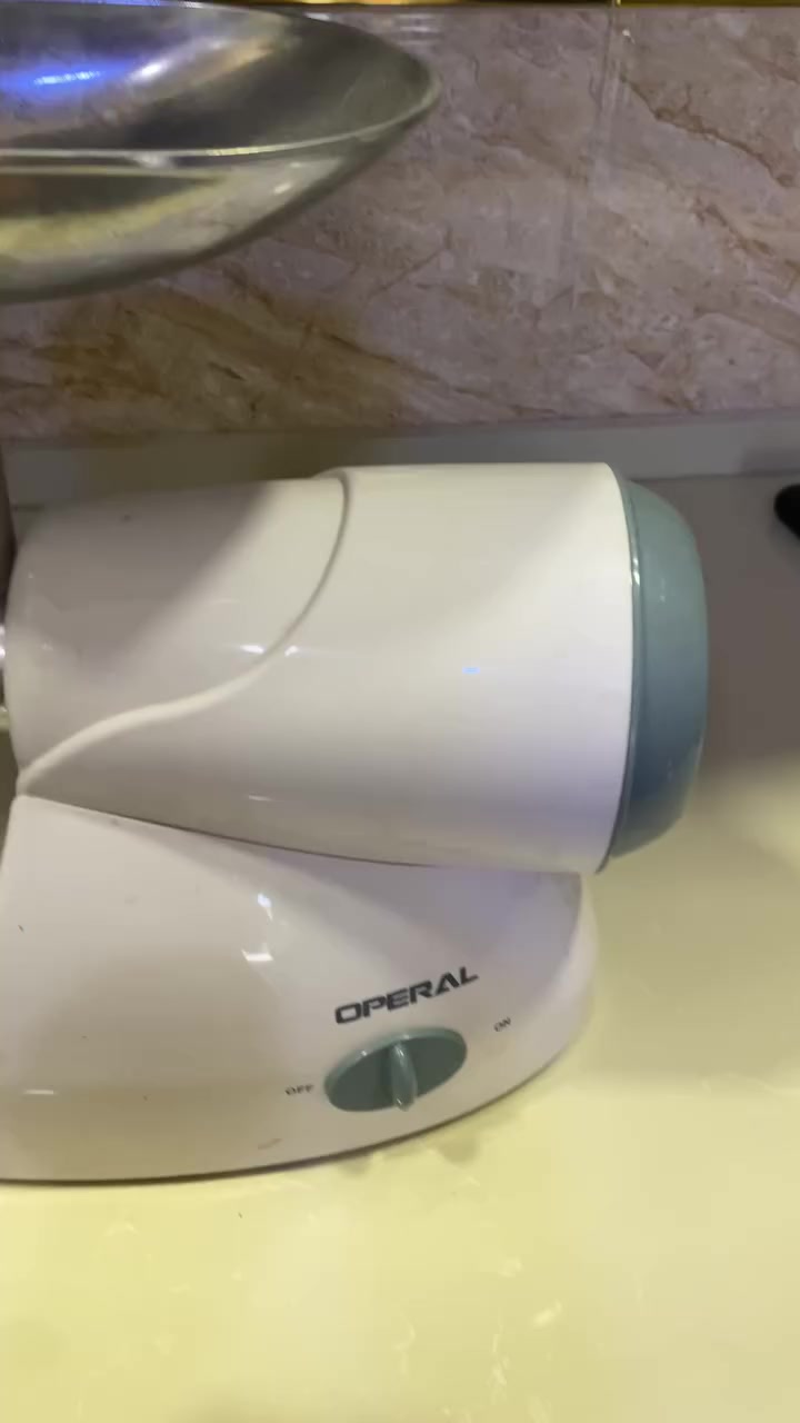 مثرامه جديده استعمال قليل تثرم كلشي لحم دجاج تمن كبه وخضروات ب٢٥ توصيل موحود شغاله تكدرين تفحصينه


**إذا كنت صاحب هذا الإعلان وتريد حذفه لأي سبب، رجاءا أرسل رسالة إلى الدعم الفني**