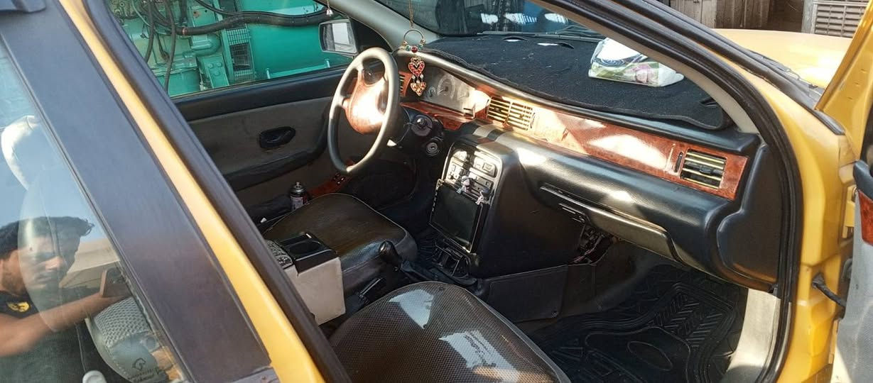 سلام عليكم سمند 2010 لبيع سيارة شوف العين نقصها تبريد وصدر تعبان امامي ودرام شفت هم تعبان ولباقي كله تمام دواخل دوشمه غرفه كامله وحلوة مكينه كير حلوات تايرات تخم جديد  رقم بغداد ارقام الدولي طالعه باقي بس على الستلام هيه مصفرة وعندي وصولات  رايدها 28 وبيها مجال رقمي ***********
