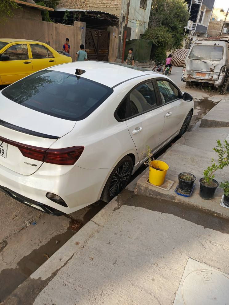 كيا فورتي موديل24 جيتي لاين رقم بغداد باسمي تبديل جاملغ عكس السائق وشبر بالبنيد مع شبر الباب ماشيه 23 مكفول الشاصي ولغد المواصفات فول مواصفات معروفه أعلى المواصفات بالفورتي السعر 190 وبي مجال العنوان بغداد الشعب حي الصحه مجاور المحكمه م *********** أبو أحمد بغداد, العراق
