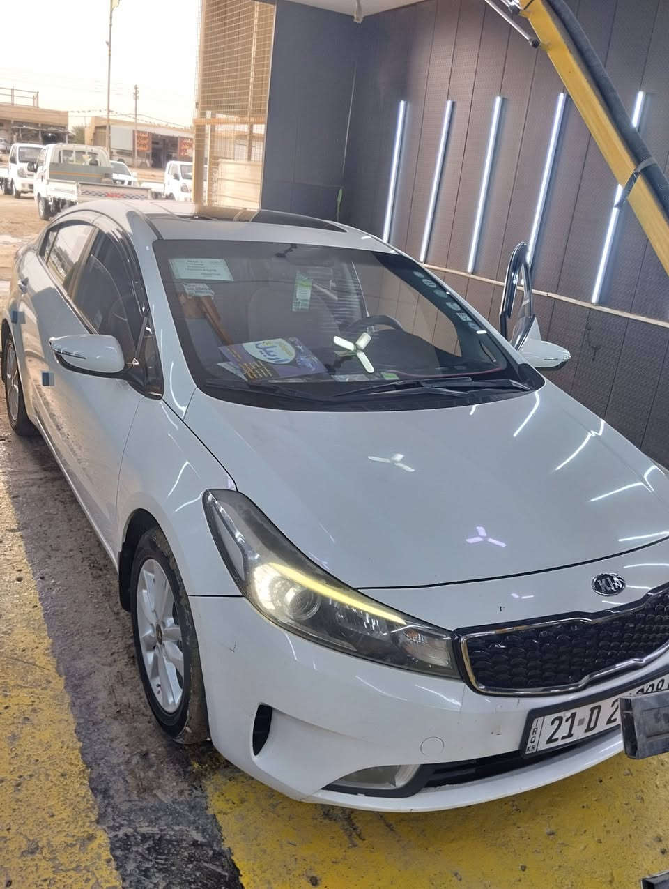 السلام عليكم .
كيا سيراتو 18 خليجي  .سليمانية الرقم الجديد #بأسمي .مكفولة كفالة عامة ماشية  110كم
استخدام شخصي .
فتحة ⛔.مري شفط.  اشارة بالمري .مود درايف 6نمر 🚗 ثلاجة. بالجكمجة. ارضيةجلد .تحكمات جهتين. 

تدفئة🥵 تبريد 🥶 مكينة 1600. دوش
السعر 145$ بيهة مجال بسيط

مكاني واسط الصويرة 

***********

***********
