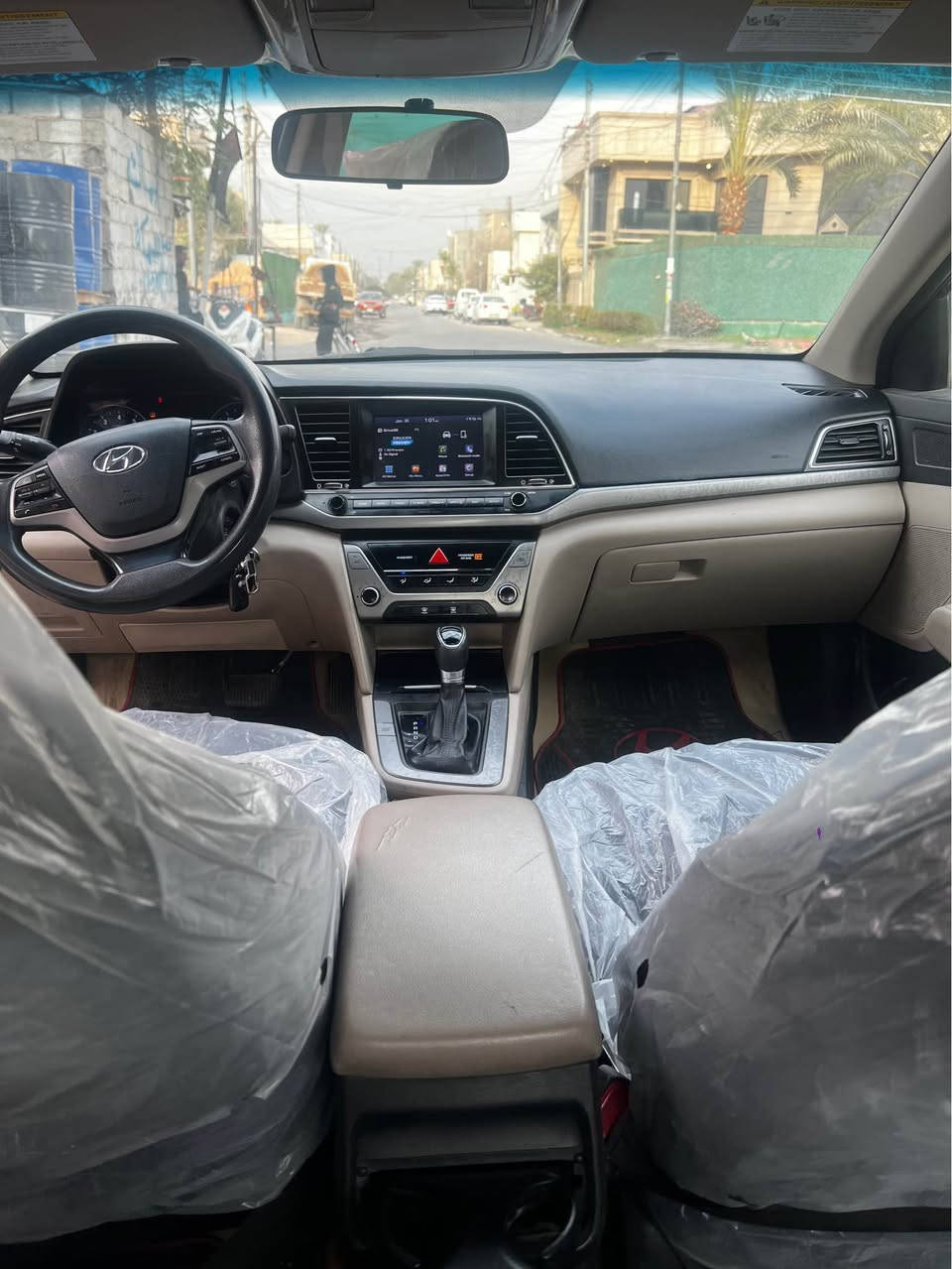 السلام عليكم 
النترا ٢٠١٧
Elantara 2017
امريكي حادثها جنطه بدون دواخل 
المواصفات:
١-شاشة كبيره
٢-٣ انضمة قياده 
عادي
وايكو
وسبورت
٤-كروز سرعه مثبت سرعه
فول تحكم ستيرن 
السياره كير ومحرك مجفت وانطيك ترايك للبصره  وصبغ جنطه وجاملغ ايمن خلفي بدون دواخل 
السعر ١١٩ وبيها مجال حك جيه 
العنوان بغداد البياع 
*********** Colombo, Sri Lanka
