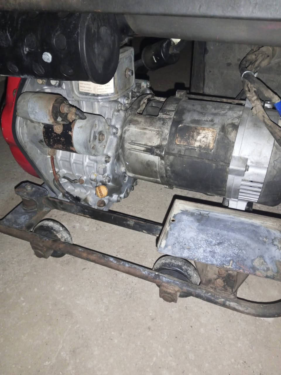 مولد كامه خمسه كيفي 20 انبير مولده نضيفه وشغاله علا ايدي ما ناقصه شي  مكانه الحبانيه  سعره 450 )(***********
