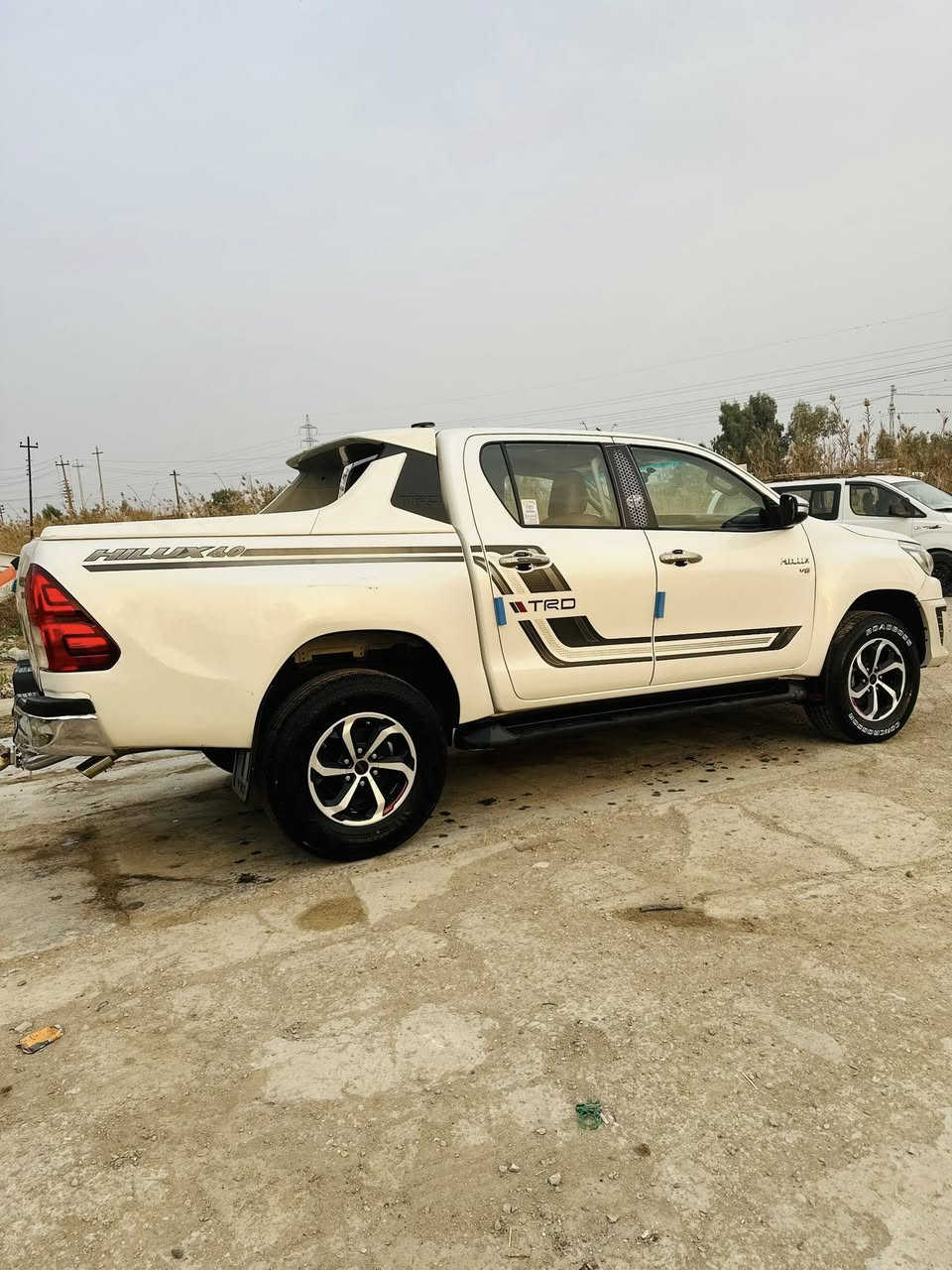 السلام عليكم هايلوكس  تي اردي موديل 19 للبيع والستفسار على الرقم ***********
