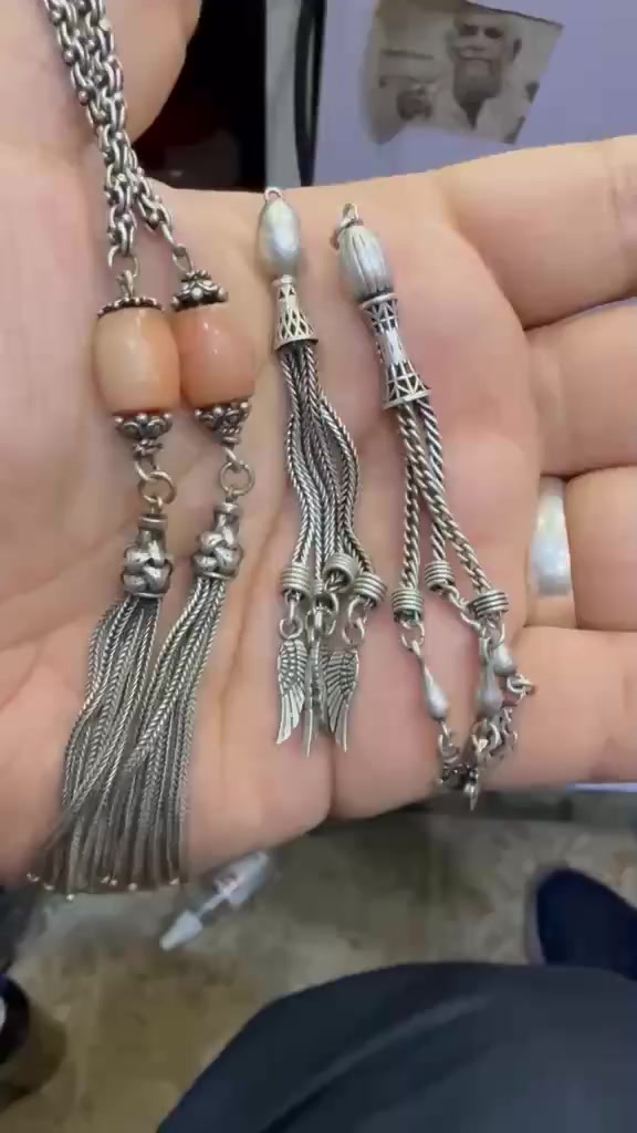 ثلاث كراكيش فضه الوزن 40غرام ابيع شلع مابيع وحده


**إذا كنت صاحب هذا الإعلان وتريد حذفه لأي سبب، رجاءا أرسل رسالة إلى الدعم الفني**