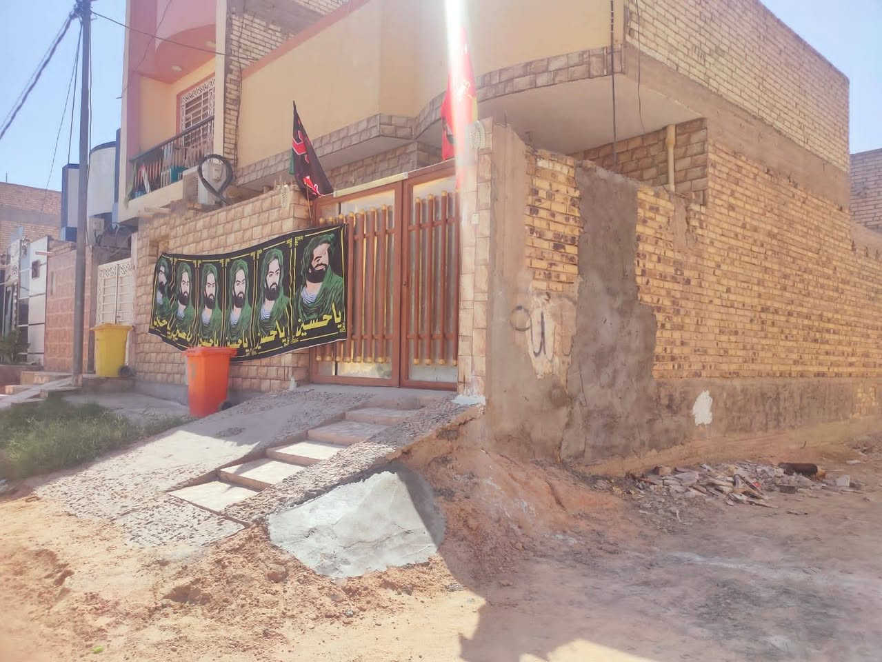 دار للبيع ١٥٠ متر ركن ساحه طابق واحد نظيف غرفتين نوم واستقبال كبير وصاله منطقة ٤٧ السعر ١١٥ مليون مع المجال 
العنوان حي النداء 
 واتساب/***********
