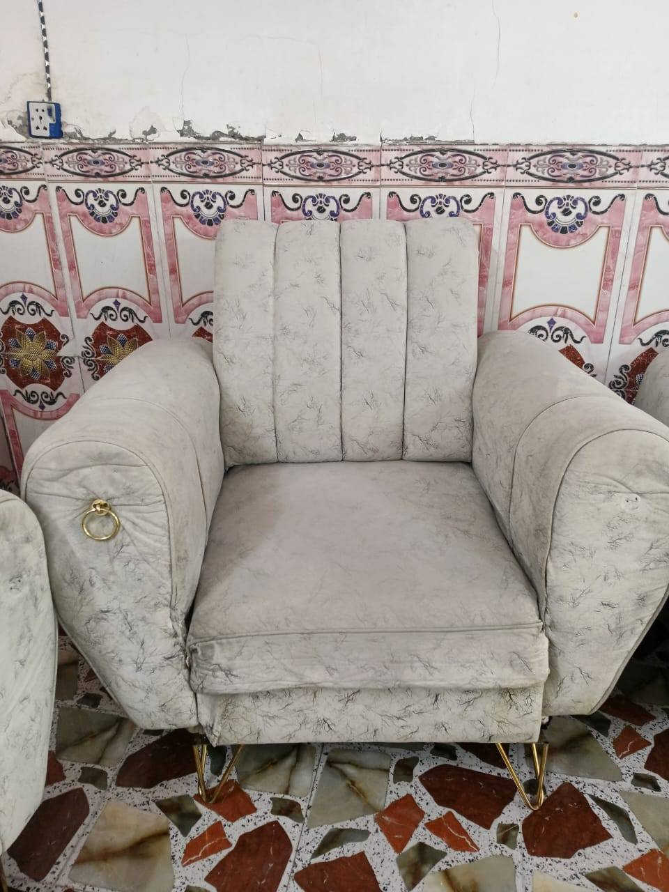 تخم 10مقاعد تسكام اي ضرر ما بي سعر 250وبي مجال مكان نجف براكيه الستفسار ***********
