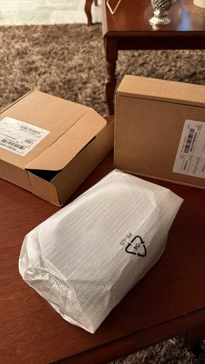 السلام عليكم
ارضيات لاندكروزر اصليه وجديده ترهم من موديل ٢٠٢٢ إلى ٢٠٢٥  اصليه مال شركه تخم كامل 
عندي طفايه حريق ايضاً 
وعندي سماعات JBL اصليه مال لاندكروز جديده للبيع 
بغداد شارع ١٤ رمضان 
*********** واتساب متوفر
