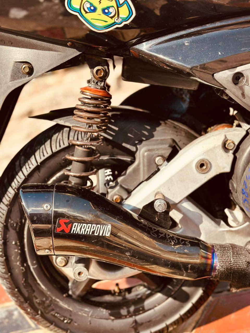 سلام عليكم سكنس فحل مبدل بس بوشه ٥٨ دراجه خير من الله شلعه ومعدل بدون الصالنه اطيك صالنصه بلادي. تزويدها كدامك كلج ودبلات حاويه رياضي بيها. بيها ملاحضات سعرها ٧٠٠ وبيها مجال للشراي واتساب و خط 
***********
