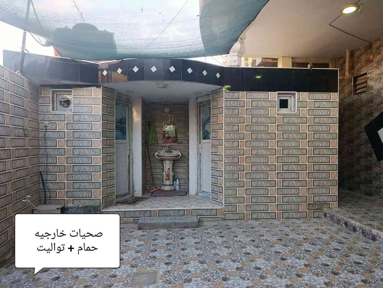 بيت مع قطعه للبيع 
البيت مساحته ٣٠٠ + قطعه ١٣٠ متر 
يتكون البيت :
 ٢ غرف نوم (٥×٤)
استقبال (١٠ متر)
صالة (٦ متر)
مطبخ داخلي بارد و مطبخ خارجي حار 
حمام داخلي (حمام فقط)
  صحيات متكامله خارجيه (حمام + تواليت)
بيتونه (٦ متر)
البناء طابوق ، السقف صب كونكريت فرشي 
حديقة اماميه و خلفيه مع ممر خارجي 
القطعه خلف البيت مفتوحه على البيت و هي حاليا حديقه خلفيه تكون نهاية شارع الموقع 
حي المجتبى شارع أستاذ خالد 
قرب الحسينية الزهراء أي استفسار إتصال على الرقم التالي واتساب 
***********
