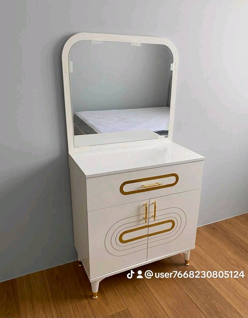 ميز تواليت خشب


 السعر 125ألف 




😇😇😇
توصيل بغداد 10
محافظات 20

#شركه3R 😇😇