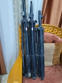 ستاند سماعة  ٢ ثقيل  ١ خفيف  السعر خاص أو الاتصال على الرقم 0771121880...