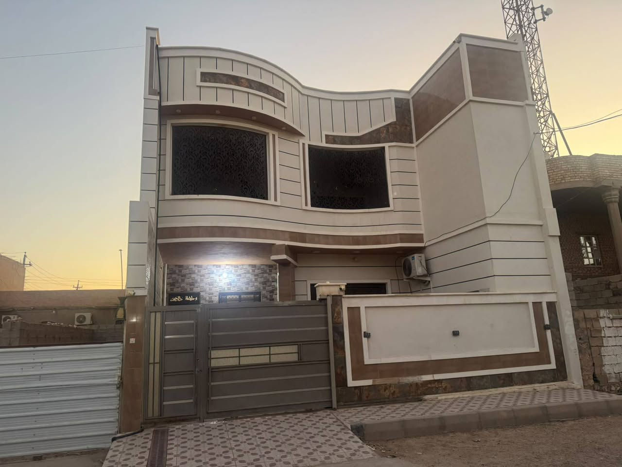 السلام عليكم يوجد لدينا البيت طابقين لبيع طابو صرف 

مساحه ٢٠٠

لوجه ١٠متر 
نزال ٢٠متر

موثث كامل مع سبالت 

مواقع البيت 

الرمادي تأميم 

٥كيلو قرب جامع الشهداء 

شارع ٨متر 

للمزيد من التفاصيل يمكنكم زيارة مكتبناا مكتب العين العقار ع شارع 40 مدخل الصوفيه الثانية 

او الاتصال على الارقام 

***********
***********
***********
