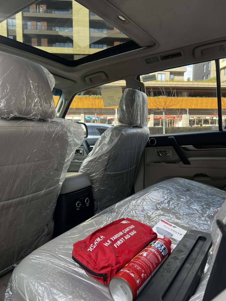 Mitsubishi pajero 2010 full full 
میسوبوشی باجیرۆ ٢٠١٠فول فول حبتور
خلیجی سفری شەریکە
مواسەفات
سڵایت
کوشن جلد
کوشن کارەبایی
حاسە
دەبڵ ئەکسل4×4
قفلی دەبڵ ئەکسل
سێ ڕیز کوشن
دوو سویچی بیلاد
سەماعەی ناو سنوق
سەلاجە
تەبرید مەرکەزی
مەکینە ٣٥٠٠ مرخوب
بێ بۆیاخو بێ ساردو بێ شوخت دەعامیەکانیشی بەشەرت بۆیاخی نیە
هەمو گیانی لەسەر شەریکە ماوە
گێڕو مەکینەی بەشەرت نەکراوەتەوە
شوێن سلیمانی
*********** whats app viber السليمانية, العراق
