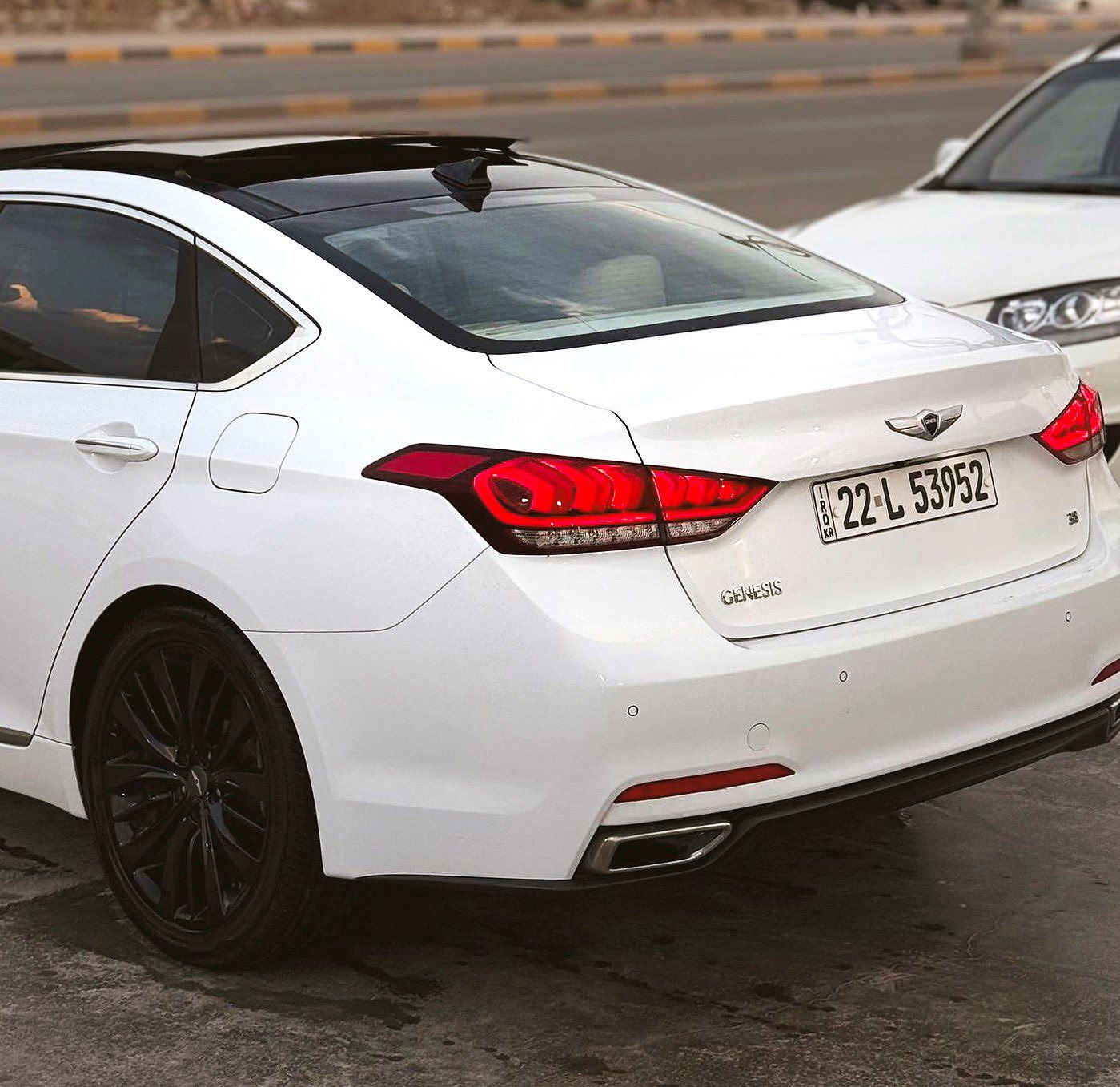 السلام عليكم … للبيع — هيونداي جينسس G80 موديل2015  خليجيه السياره كفاله عامه
📍 الموقع: الديوانيه

📍 رقم اللوحة: اربيل

🔹 المواصفات:

⚙️ محرك: V6 سعة 3.8 لتر 

ماشيه : 96 كم

🖥️ شاشة كبيرة تشغل فيديو / صورة / صوت

 

تبريد قطعتين امامي وخلفي 

كاميرا خلفية

كشنات كهربائيه تدفئه 

هيتر ستيرن 

تحكم كامل بالاستيرن 

حساسات أمامية وخلفية

زجاج دبل عازل ونظام حمايه 

فتح صندوق تلقائي عند الاقتراب 

برده كهربائيه خلفيه وبردات جانبيه 

علامات ترحيب جينيسس LED عند الاقتراب  

شفتات ستيرن. 

🚘 تثبيت سرعة 

بانوراما

دواخل صاج

غرفتهه بيجي مو اسود

ليد زينون LED اصلي مو شد 

السيارة مجهزة بالكامل ما ناقصها شي 

 فقط رصعة  بالباب عكس السايق ورجعتهه بارد كد ٣ اصابع  

 • السيارة نظيفة وجاهزة للفحص

 مكان السياره ديوانيه 

225 السعر 

***********
