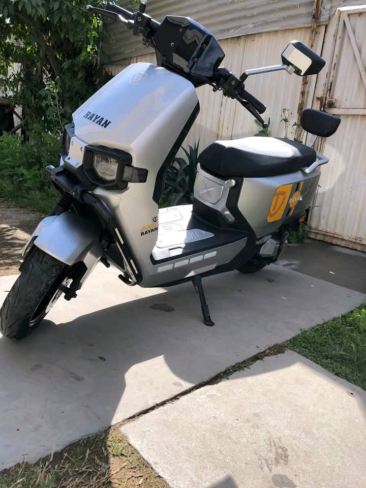 السلام عليكم ريان تالج وحش الكون موديل 25دراجه Vip ملكيه شوفت عينك النظافه فول مواصفات ملف2000بطاريات 6مسطره دراجه جاهزه استخدام قليل وصل الشراء موجود سعرها 950وبيها مجال مكاني بغداد خلف وزاره الخارجيه اي استفسار مكلف بلنشر ***********وتساب محمول