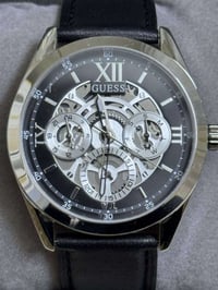 وبركاته🖐️ ساعة من ماركة GUESS الجميلة😍 المواصفات 😎 ١-الساعة تعمل بنظام...