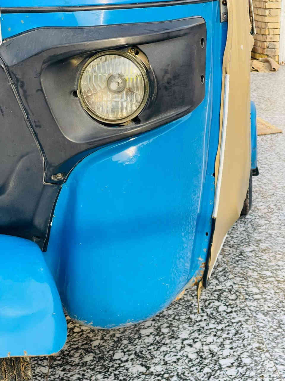 سلام عليكم تكتك موديل 2021شهر 8 َرقم بصره مشروع وطني تحويل ثاني يوم كشرتها كفاله مكينه مفتوحه مكاني ميسان 7250 وبيها مجال حك الجيه تصل ***********
