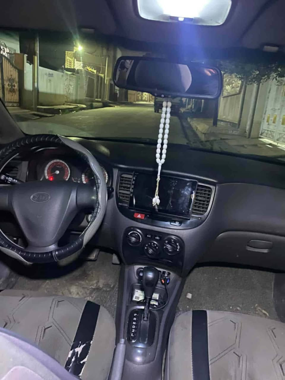 السلام عليكم ورحمة الله 
كيا ريو 2011 محرك 16 توماتيك جامات كهرب  كابون بانزين اني الشرعي السيارة هزه 2027
***********
