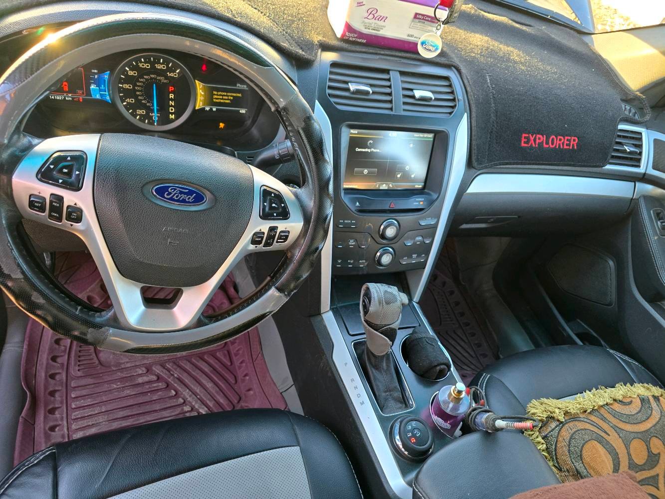 فورد اكسبلور 2012
مواصفات XLT 
بانوراما 
كشنات جلد تدفئة 
تحكمات ستيرن 
شاشة جبيرة 
7 راكب 
مكينة 6 سلندر جديدة

كير مكينة مكفولات السيارة ماشية 140 الف كيلو 

السيارة داخلة للعراق كلين بدون ضربة
داخلة تقرير غرق 
بالعراق صار بيها شخط باب العبري والوراه نصبغن كلير بدون معجون نصبغ وياهن الجاملغ الامامي توحيد لون 
بيها معجون كد شبر بخشم البنيد 

رقمها واسط ب اسمي تريد تحويل تريد وكالة
السعر 125 ورقة وبيها مجال ترهم مراوس حسب القناعة

***********
مكاني ميسان العمارة